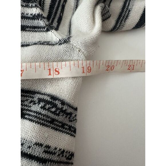 Chaser Anthropologie Cardigan Womens Medium Open Front Sweater Top Relaxed Cozy - Picture 8 of 9